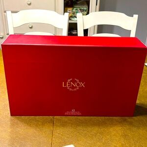 NEW Never Opened Lenox Holiday 12 Piece Dinnerware